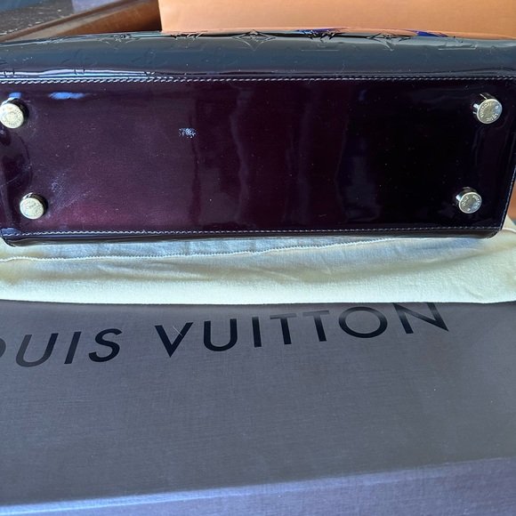 Louis Vuitton patent leather brea MM shouler bag dust bag, box and bag included - Picture 5 of 6